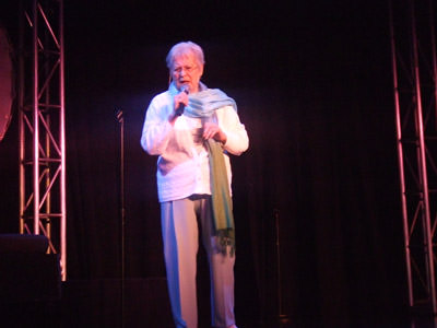 The old lady commediene.